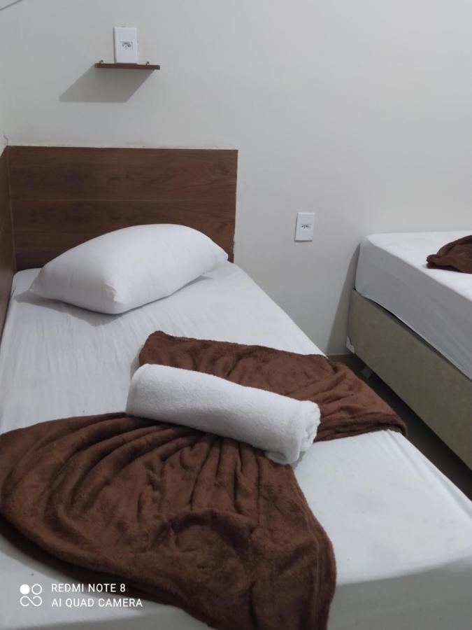 Pousada Quarto Com Ventilador,Ar Frigobar E Garagem Апаресіда Екстер'єр фото